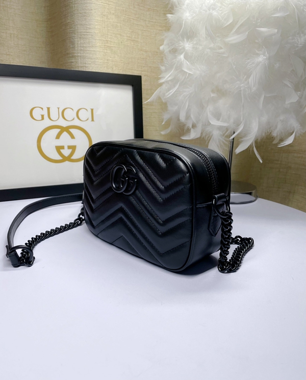 激安グッチバッグコピー側面デザイン